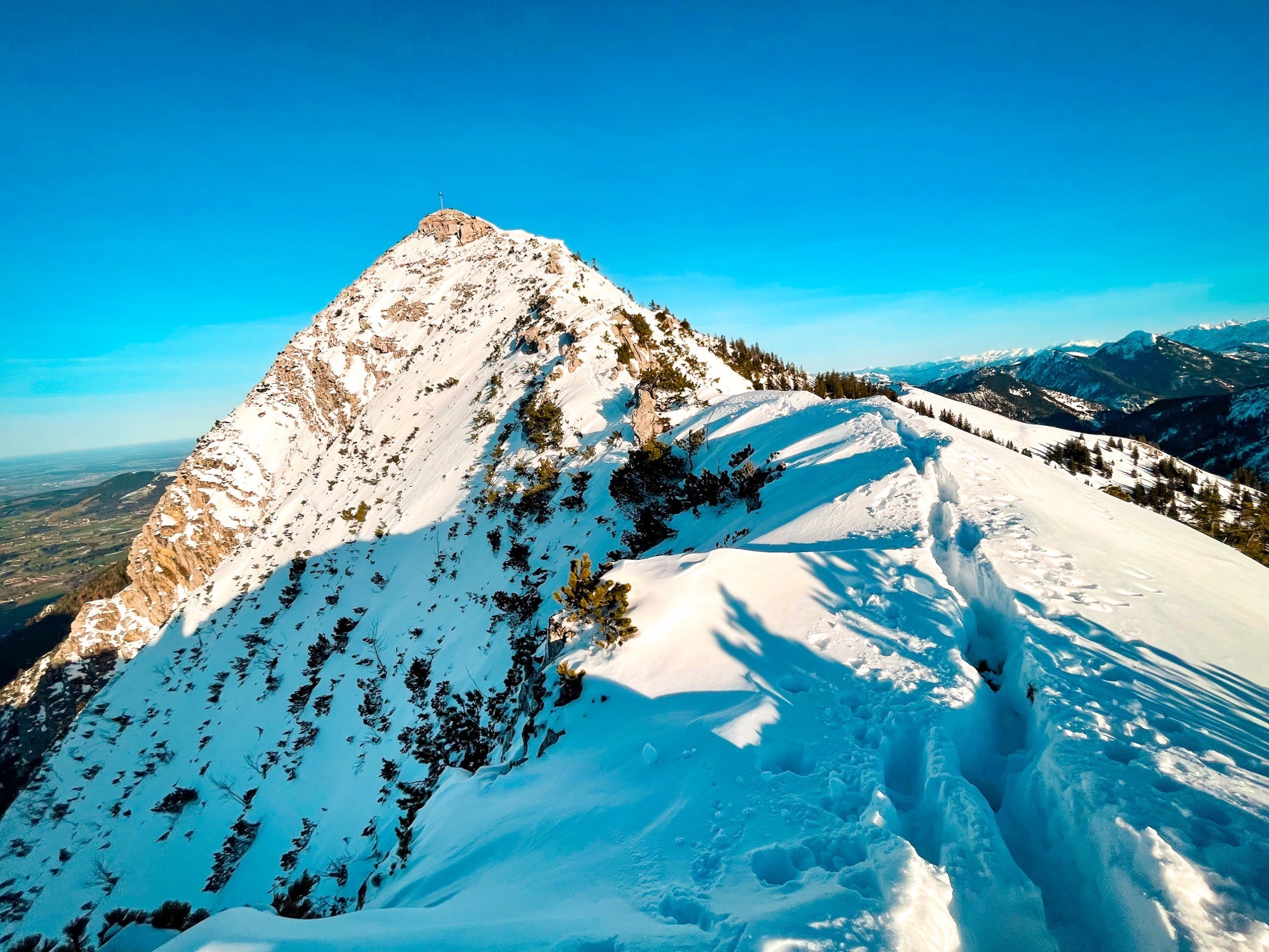 Jägerkamp (1746m), Tanzeck (1702m) und Aiplspitz (1759m) – Skitour vom Spitzingsee (WS)
