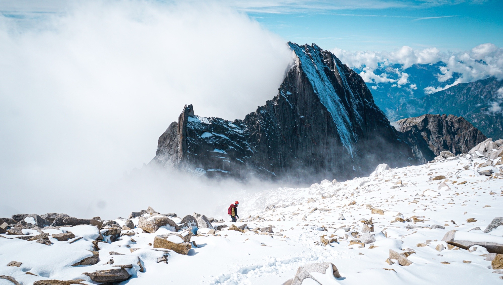 Piz Cengalo (3368m) via Normale (T5, II)